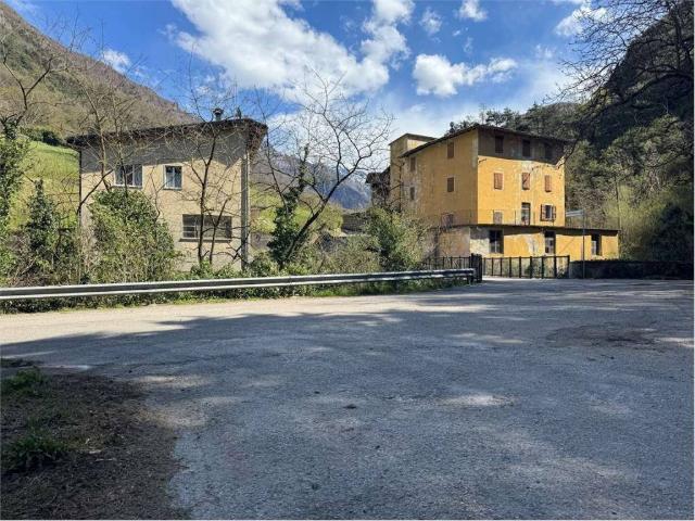 Rustico / Casale in vendita a Ala TN