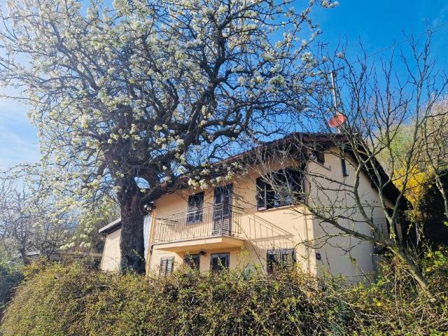 Rustico / Casale in vendita a Alba CN