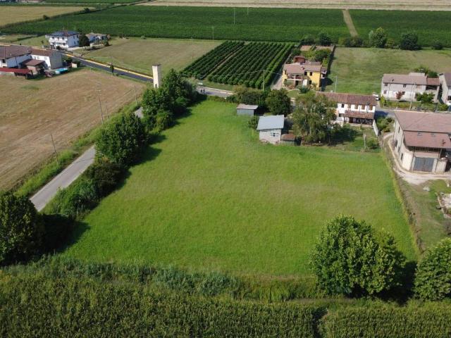 Rustico / Casale in vendita a Albaredo d'Adige VR