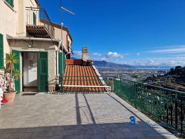 Rustico / Casale in vendita a Albenga SV