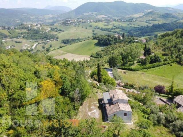 Rustico / Casale in vendita a Arcevia AN