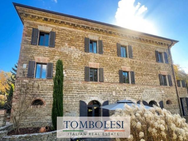Rustico / Casale in vendita a Arcevia AN