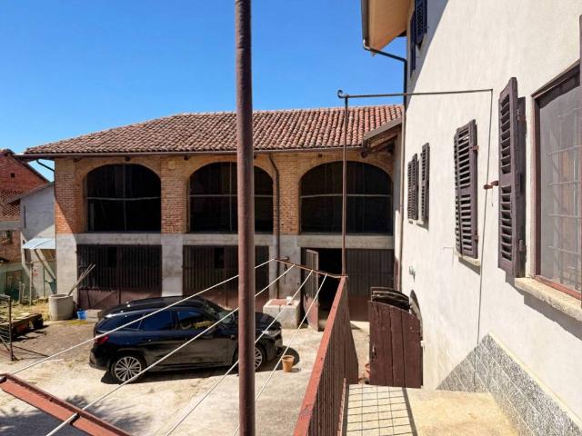 Rustico / Casale in vendita a Asti AT