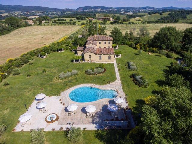 Rustico / Casale in vendita a Asciano SI