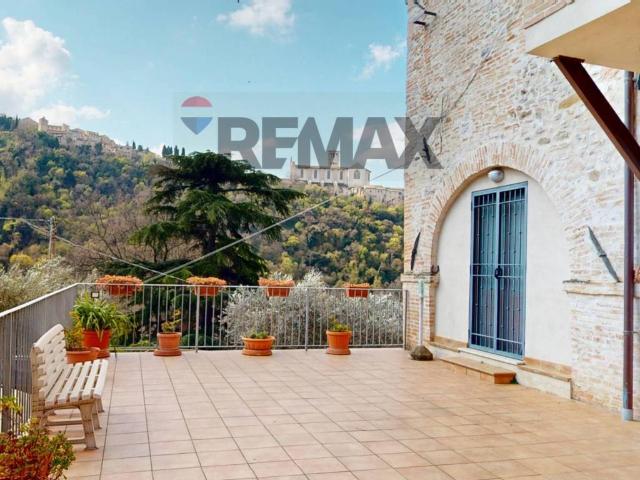 Rustico / Casale in vendita a Assisi PG
