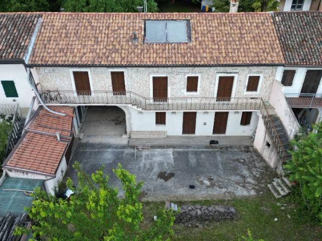 Rustico / Casale in vendita a Aviano PN
