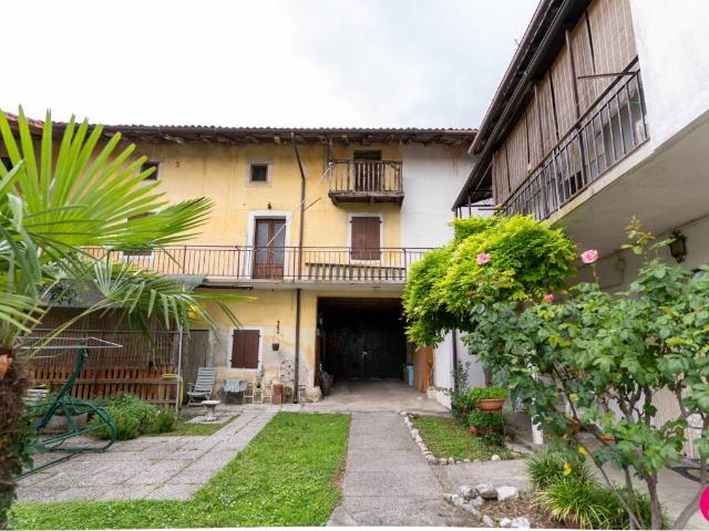 Rustico / Casale in vendita a Aviano PN