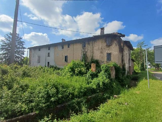 Rustico / Casale in vendita a Boltiere BG