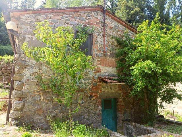 Rustico / Casale in vendita a Borgo a Mozzano LU