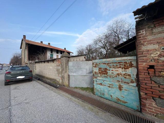 Rustico / Casale in vendita a Borgo d'Ale VC