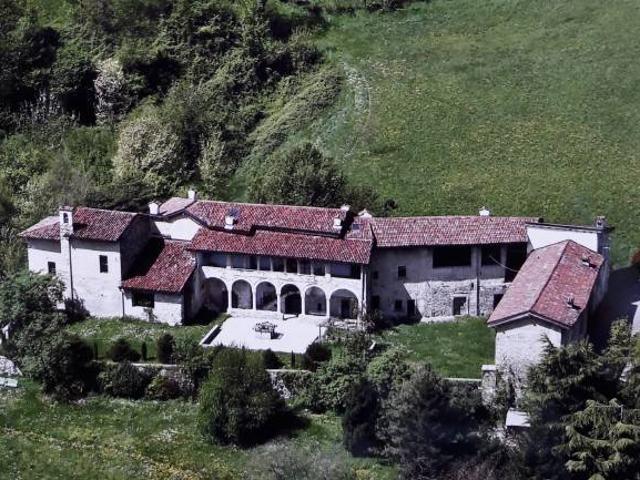 Rustico / Casale in vendita a Borgo di Terzo BG