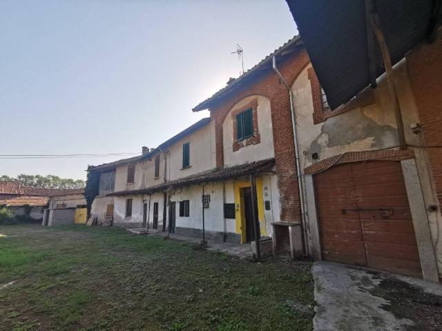 Rustico / Casale in vendita a Borgo San Siro PV
