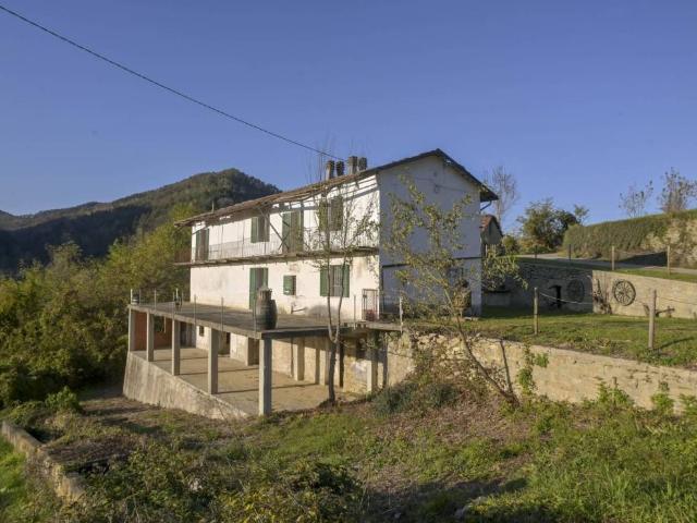 Rustico / Casale in vendita a Bosia CN