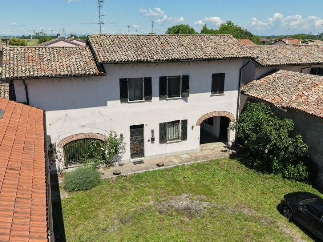 Rustico / Casale in vendita a Battuda PV