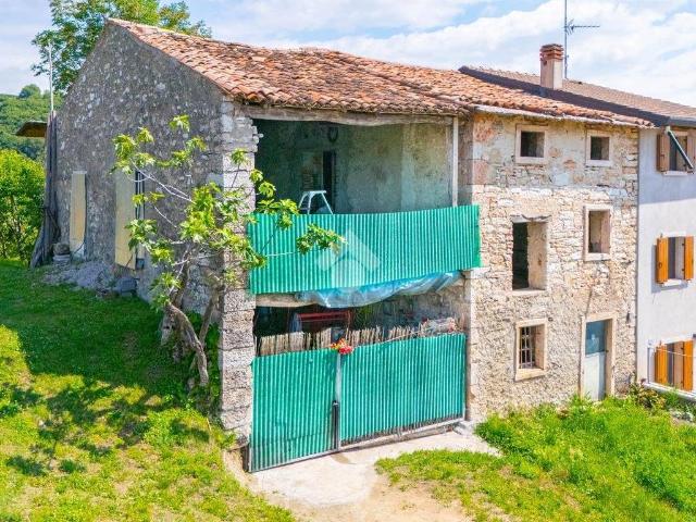 Rustico / Casale in vendita a Badia Calavena VR
