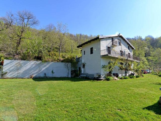 Rustico / Casale in vendita a Bagnolo Piemonte CN