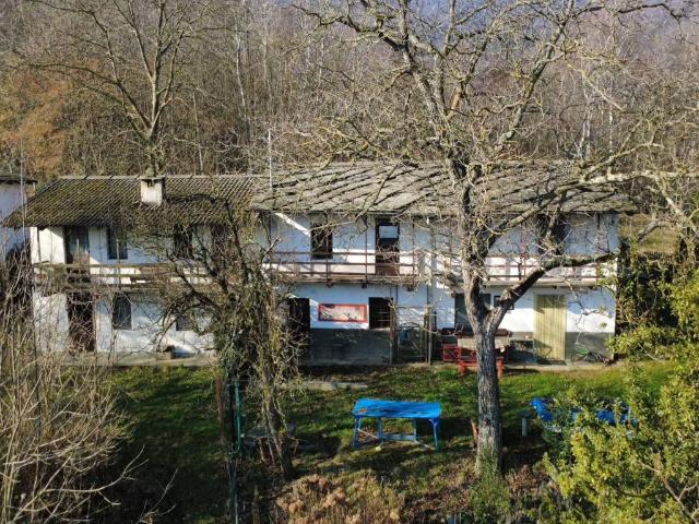 Rustico / Casale in vendita a Bagnolo Piemonte CN