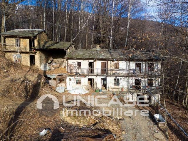 Rustico / Casale in vendita a Bagnolo Piemonte CN