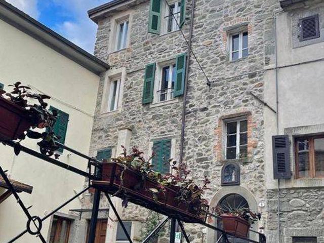 Rustico / Casale in vendita a Bagnone MS