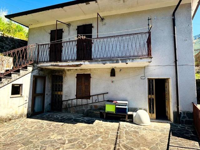 Rustico / Casale in vendita a Bagnone MS