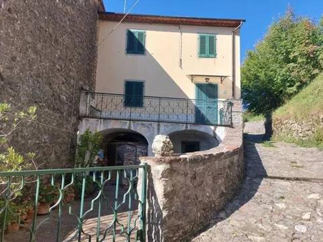 Rustico / Casale in vendita a Bagni di Lucca LU