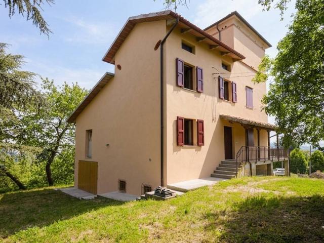 Rustico / Casale in vendita a Baiso RE
