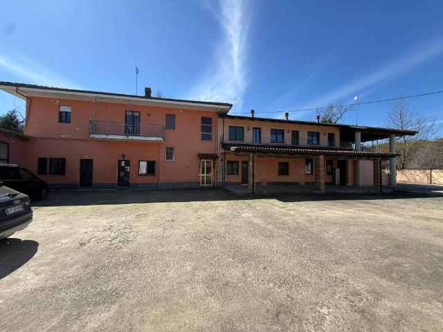 Rustico / Casale in vendita a Baldissero d'Alba CN