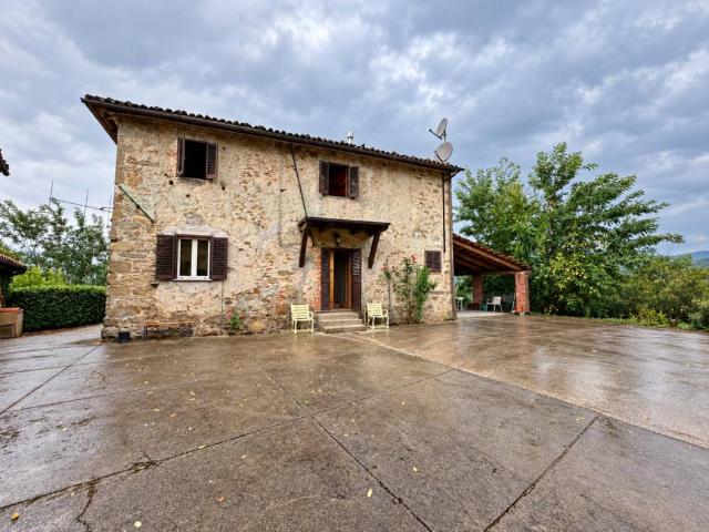 Rustico / Casale in vendita a Barga LU