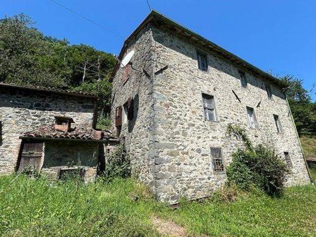 Rustico / Casale in vendita a Barga LU