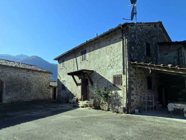 Rustico / Casale in vendita a Barga LU