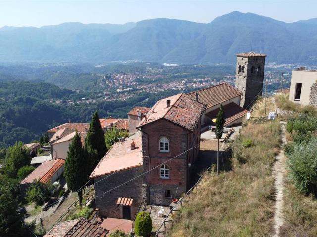 Rustico / Casale in vendita a Barga LU