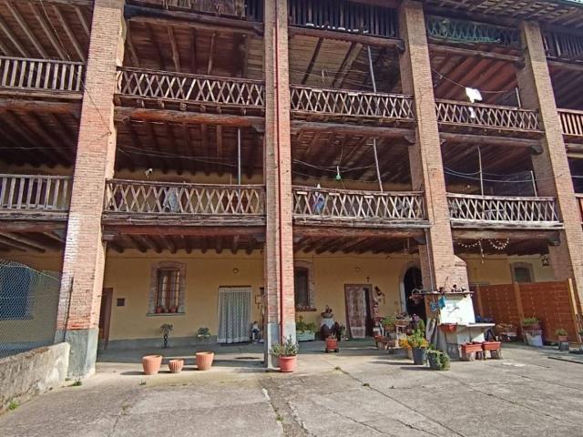 Rustico / Casale in vendita a Bariano BG