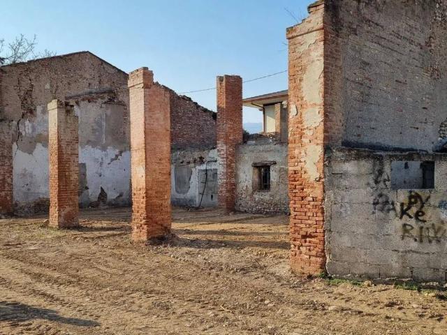 Rustico / Casale in vendita a Bassano del Grappa VI