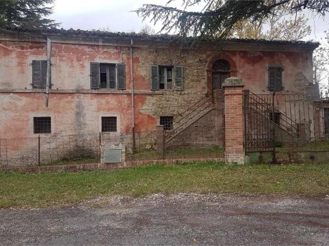 Rustico / Casale in vendita a Belforte del Chienti MC