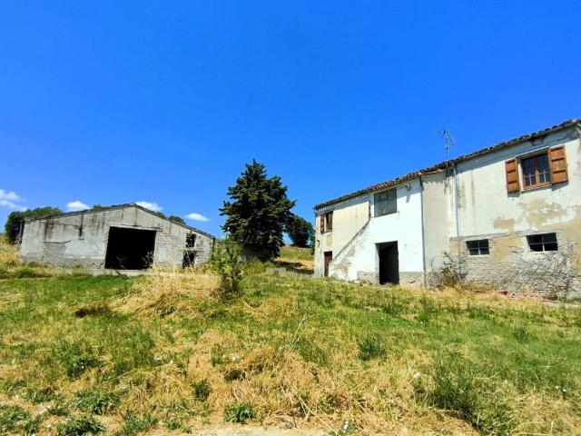 Rustico / Casale in vendita a Bellante TE