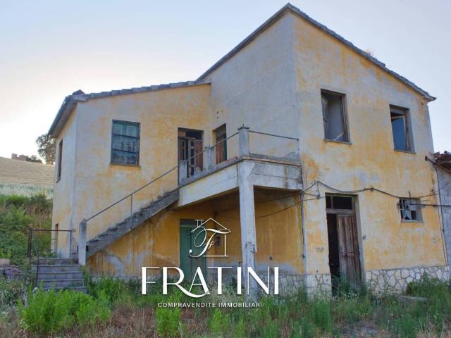 Rustico / Casale in vendita a Bellante TE