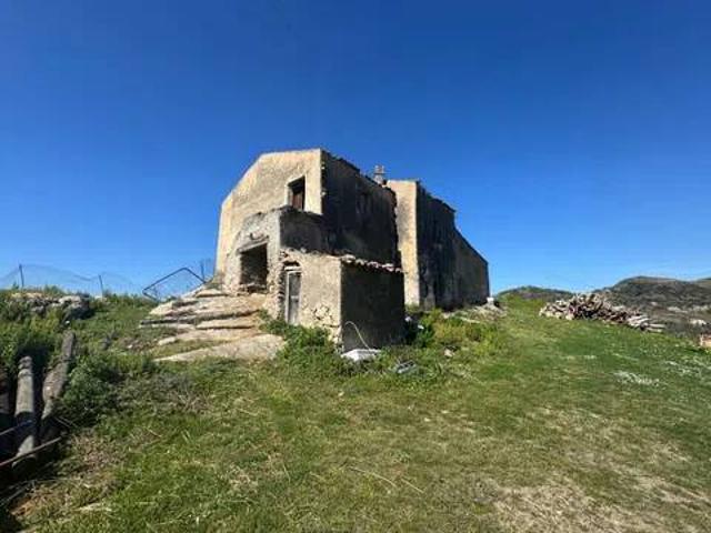 Rustico / Casale in vendita a Belvedere Marittimo CS