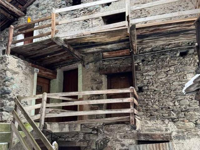 Rustico / Casale in vendita a Brusson AO