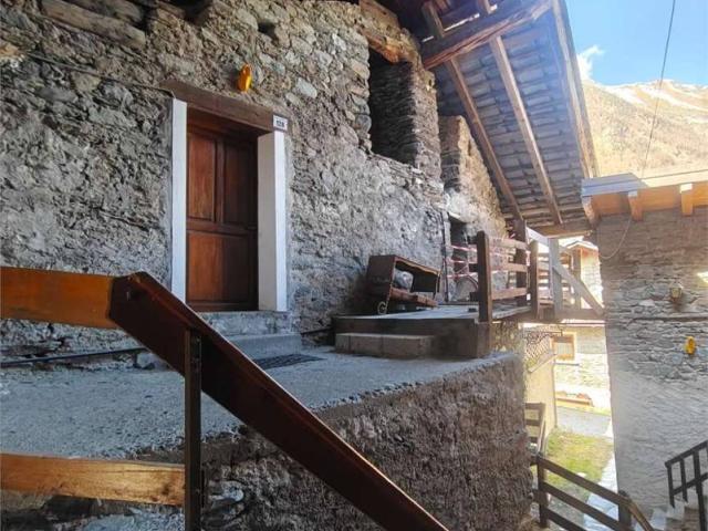 Rustico / Casale in vendita a Brusson AO