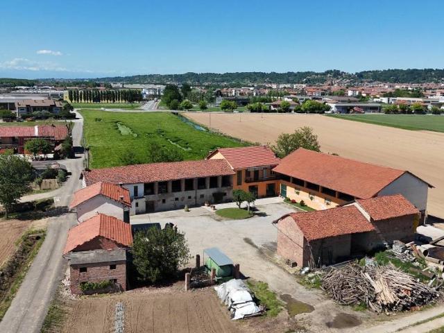 Rustico / Casale in vendita a Bra CN