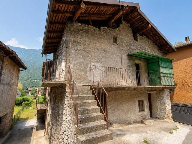 Rustico / Casale in vendita a Breno BS