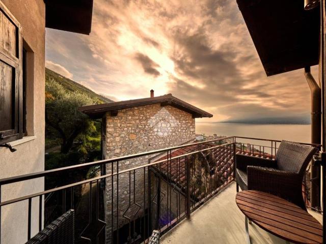 Rustico / Casale in vendita a Brenzone sul Garda VR