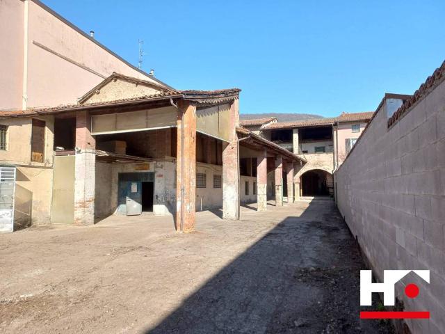 Rustico / Casale in vendita a Brescia BS