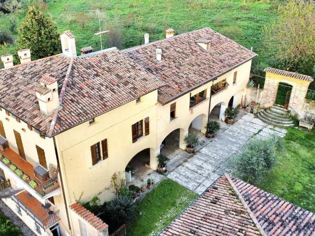 Rustico / Casale in vendita a Brescia BS
