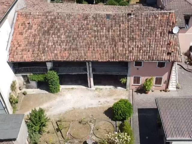 Rustico / Casale in vendita a Brescia BS