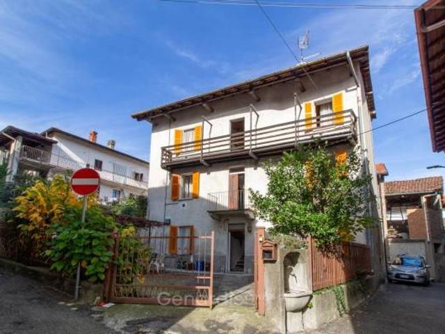 Rustico / Casale in vendita a Brissago Valtravaglia VA