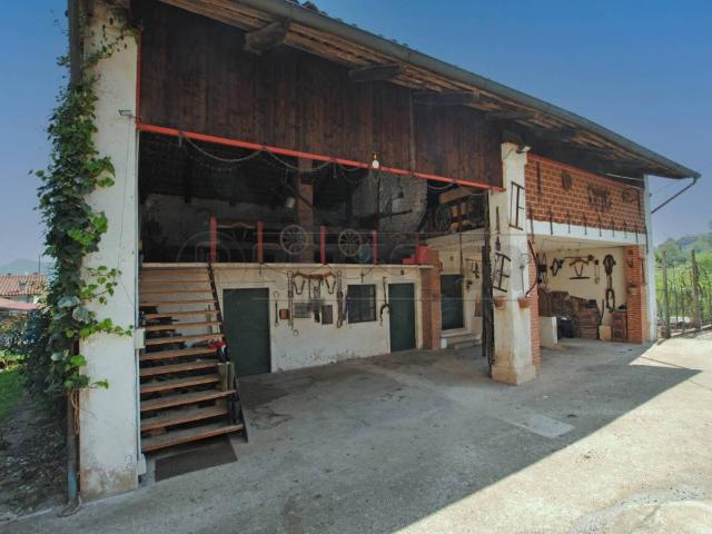 Rustico / Casale in vendita a Brogliano VI