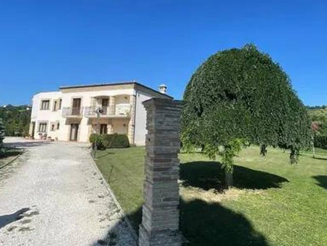 Rustico / Casale in vendita a Bucchianico CH