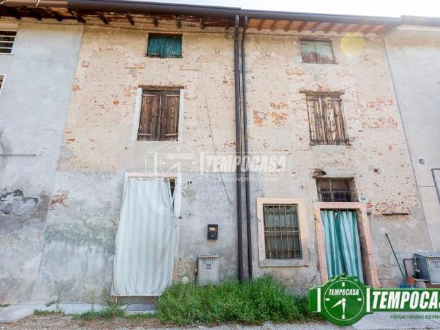 Rustico / Casale in vendita a Bussolengo VR