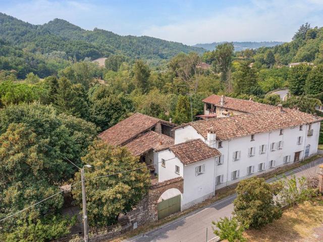 Rustico / Casale in vendita a Godiasco Salice Terme PV